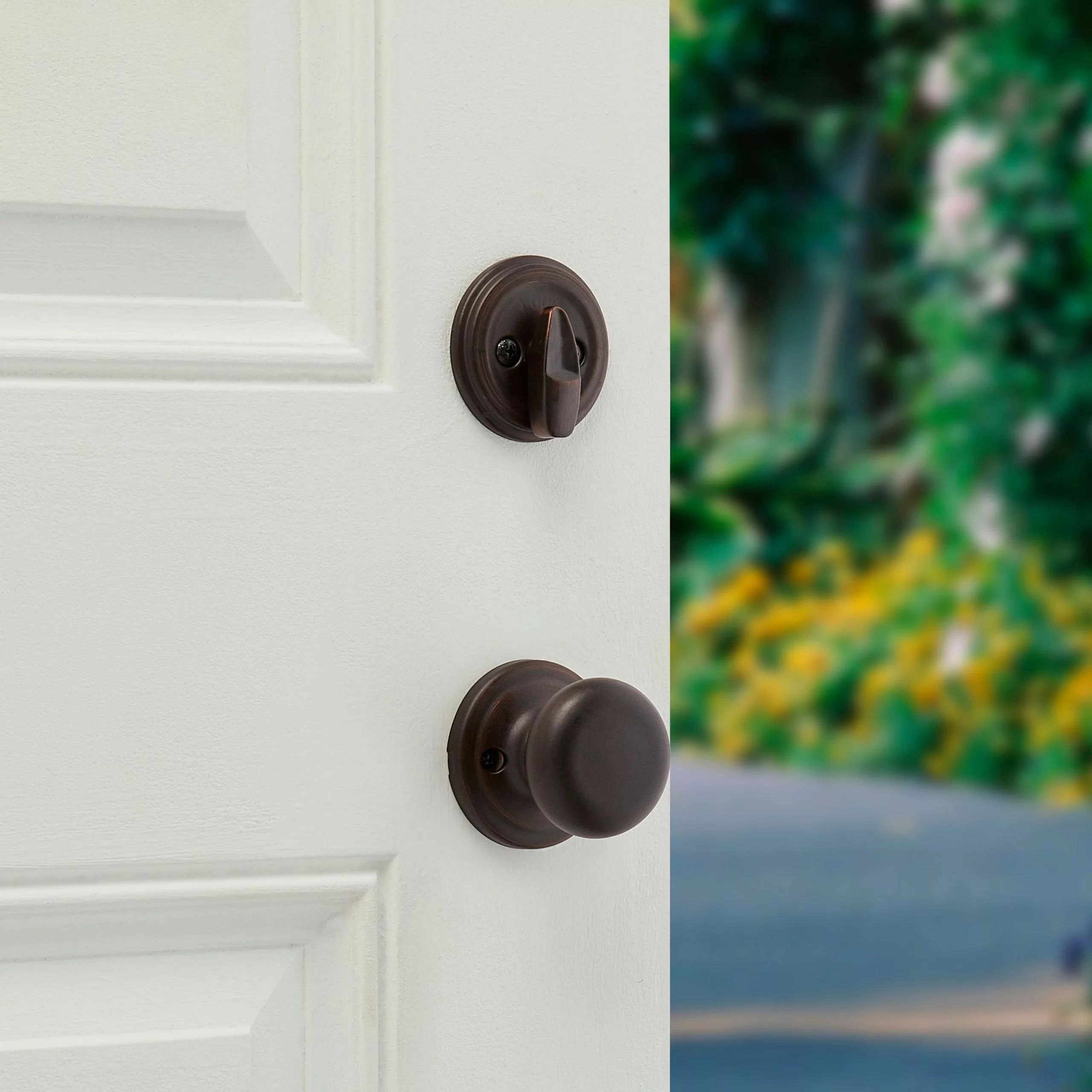 Door Hawthorne Kwikset Smartkey Handleset Bronze Entry Signature Venetian Single-Cylinder Keyed Deadbolt 9 Door Hawthorne Kwikset Smartkey Handleset Bronze Entry Signature Venetian Single-Cylinder Keyed Deadbolt - Image 7