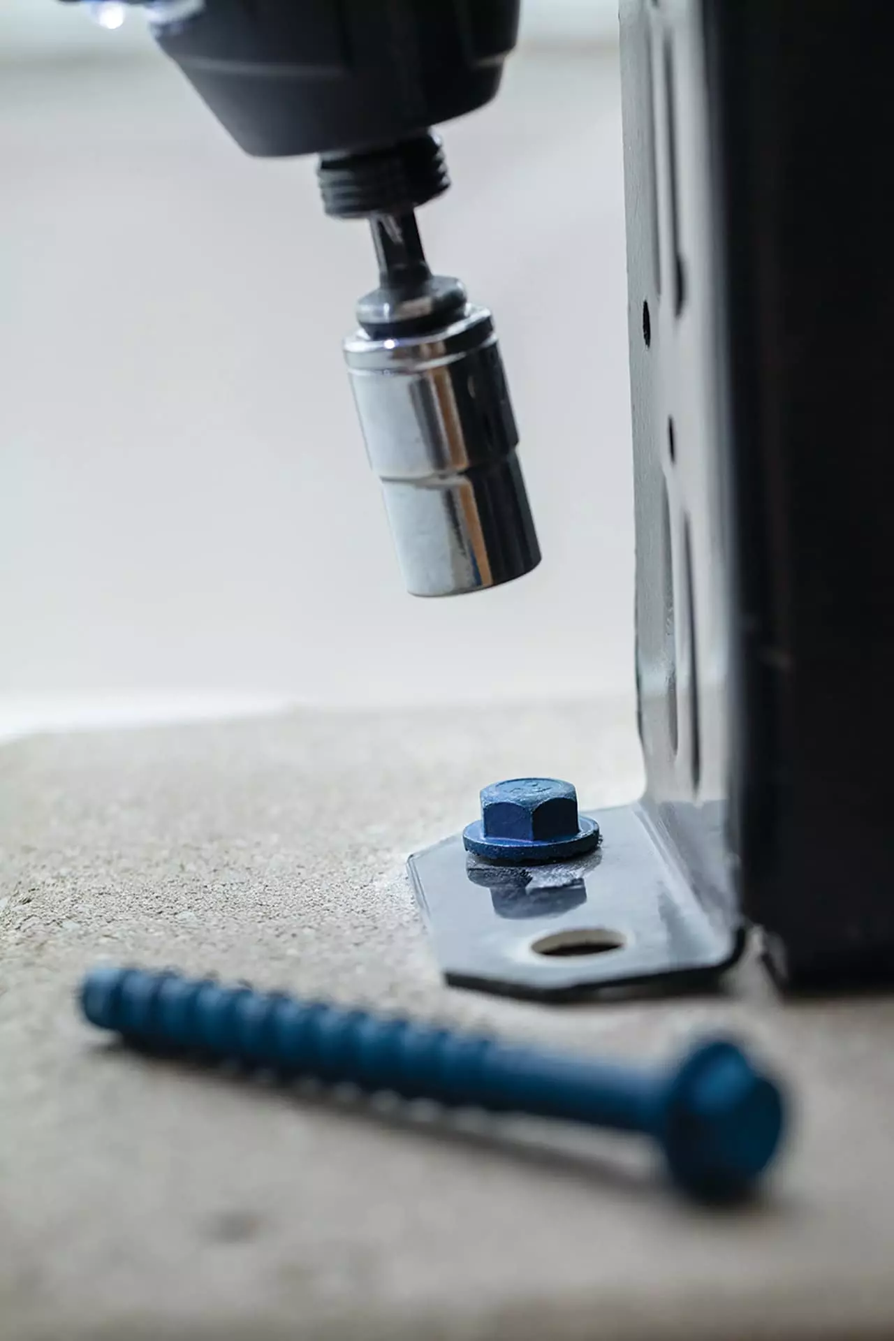 Tapcon Anchor Concrete 3/8-In X 3-In (10) Head Blue 6 Tapcon Anchor Concrete 3/8-In X 3-In (10) Head Blue - Image 4