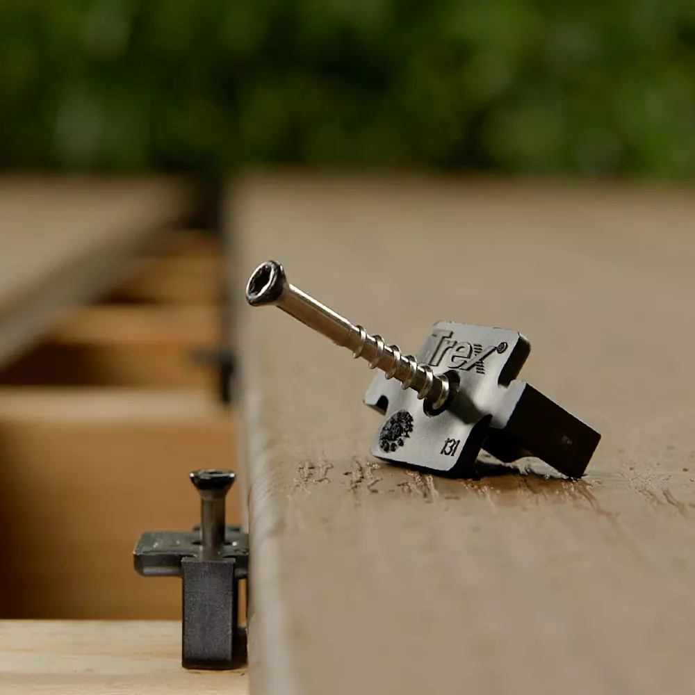 Trex Fastener Coverage Clip 50-Sq Ft (94-Count) Universal Hidden Black 5 Trex Fastener Coverage Clip 50-Sq Ft (94-Count) Universal Hidden Black - Image 3