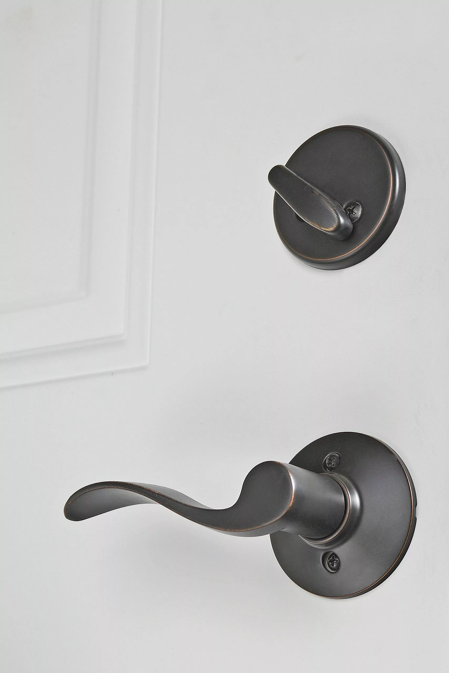 Door Schlage Accent Handleset Bronze Keyed Entry Single-Cylinder Deadbolt Aged 7 Door Schlage Accent Handleset Bronze Keyed Entry Single-Cylinder Deadbolt Aged - Image 5