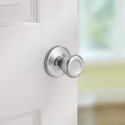 Door Knob Kwikset Tylo Chrome Satin Security Passage No Deadbolt -Schlage Trade 43394651